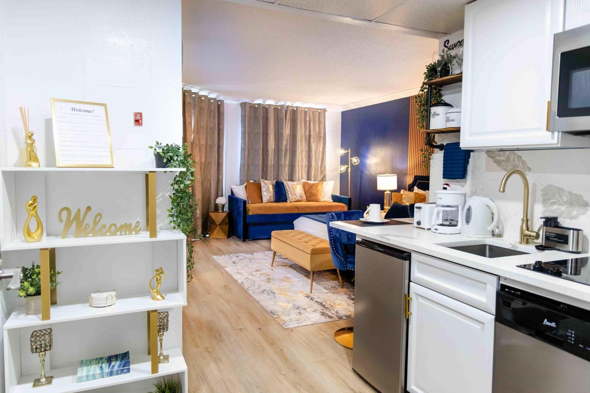 Luxury Lakeview Getaway 1 Mile Universal Orlando