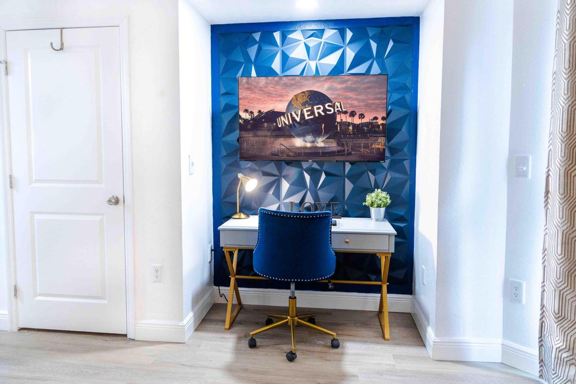 Luxury Lakeview Getaway 1 Mile Universal Orlando